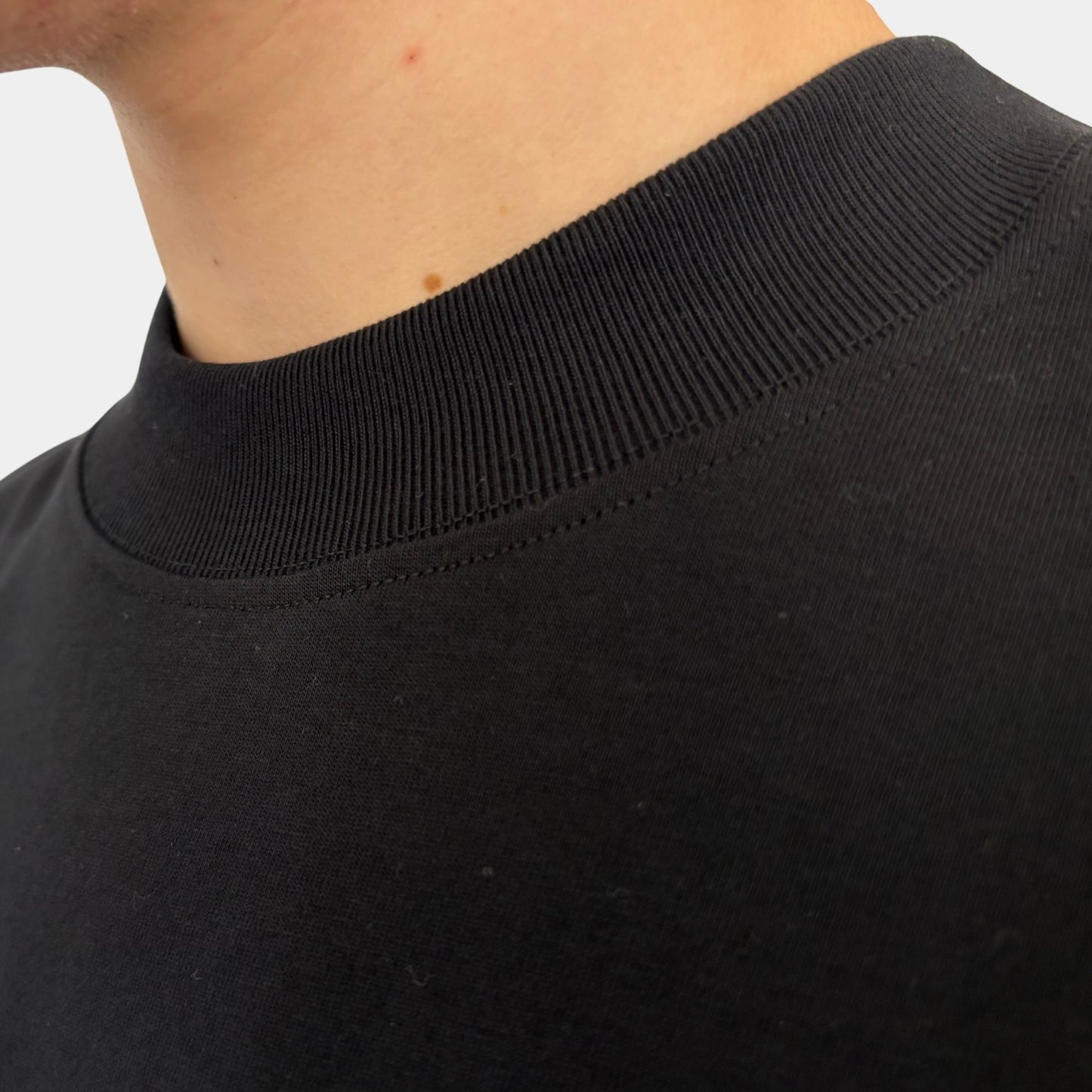 Lifestyle Keyline T-Shirt (Black)