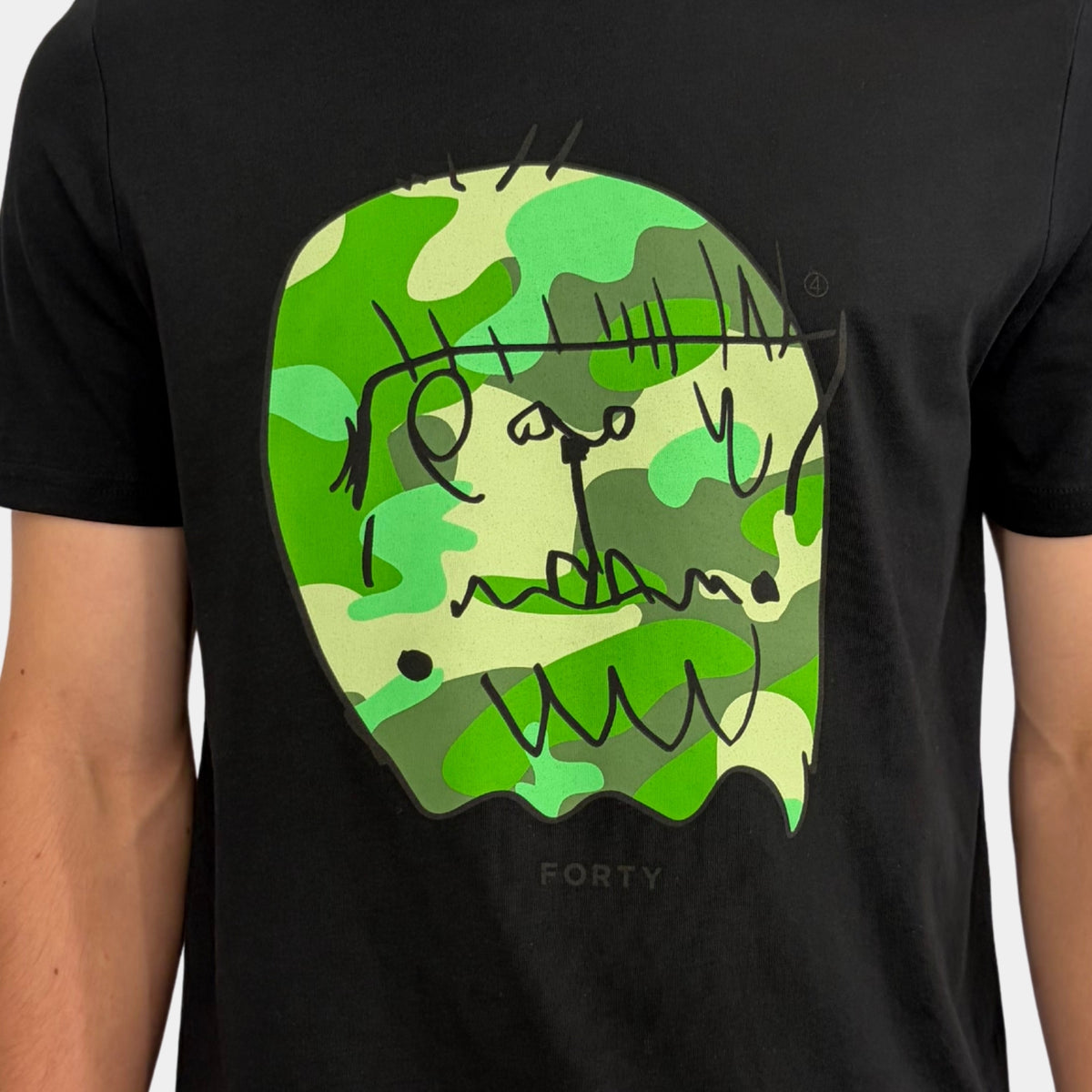 Essential Benjamin T-shirt (Black/Camo Kiwi)
