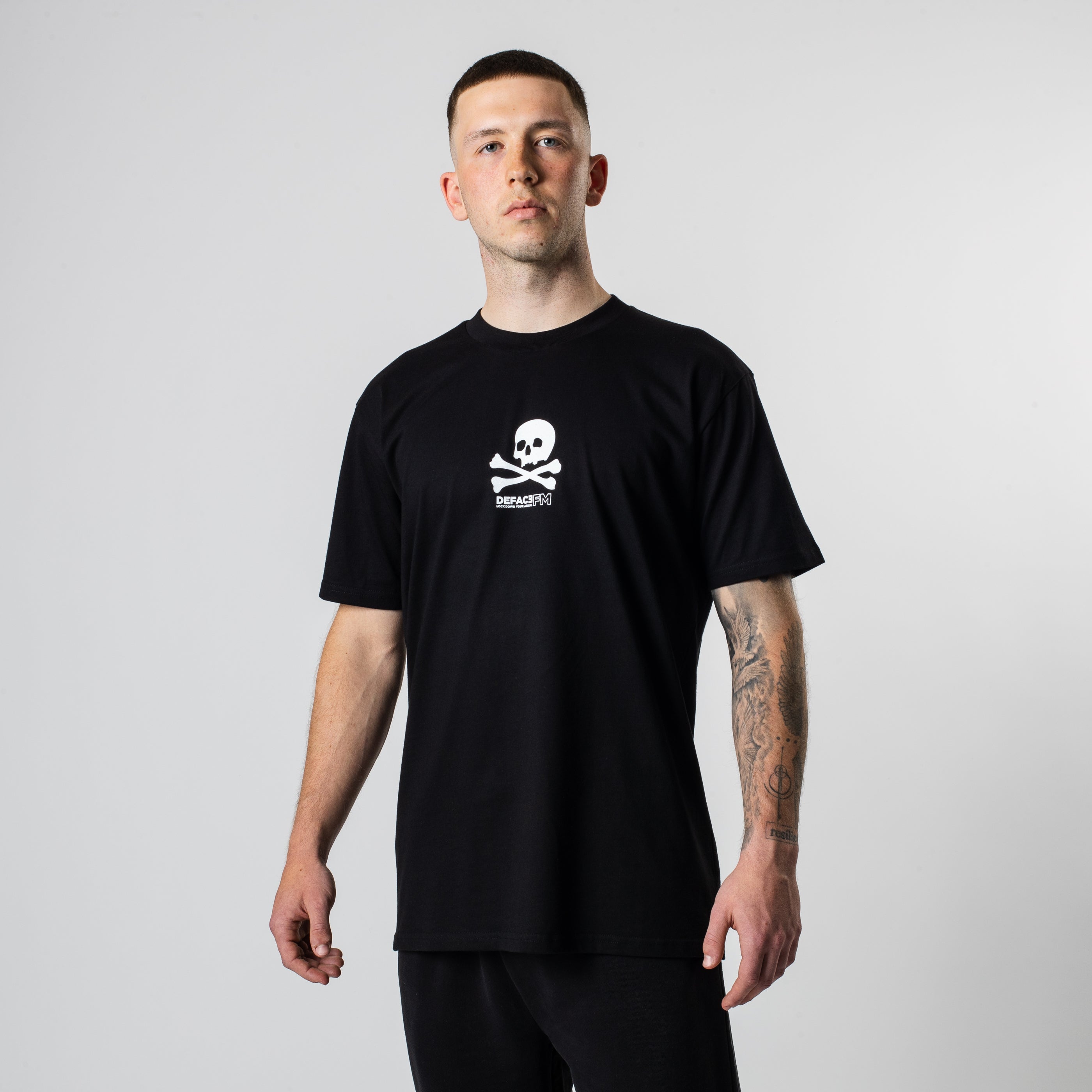 Deface Pirate Tee (Black) – Forty Clothing