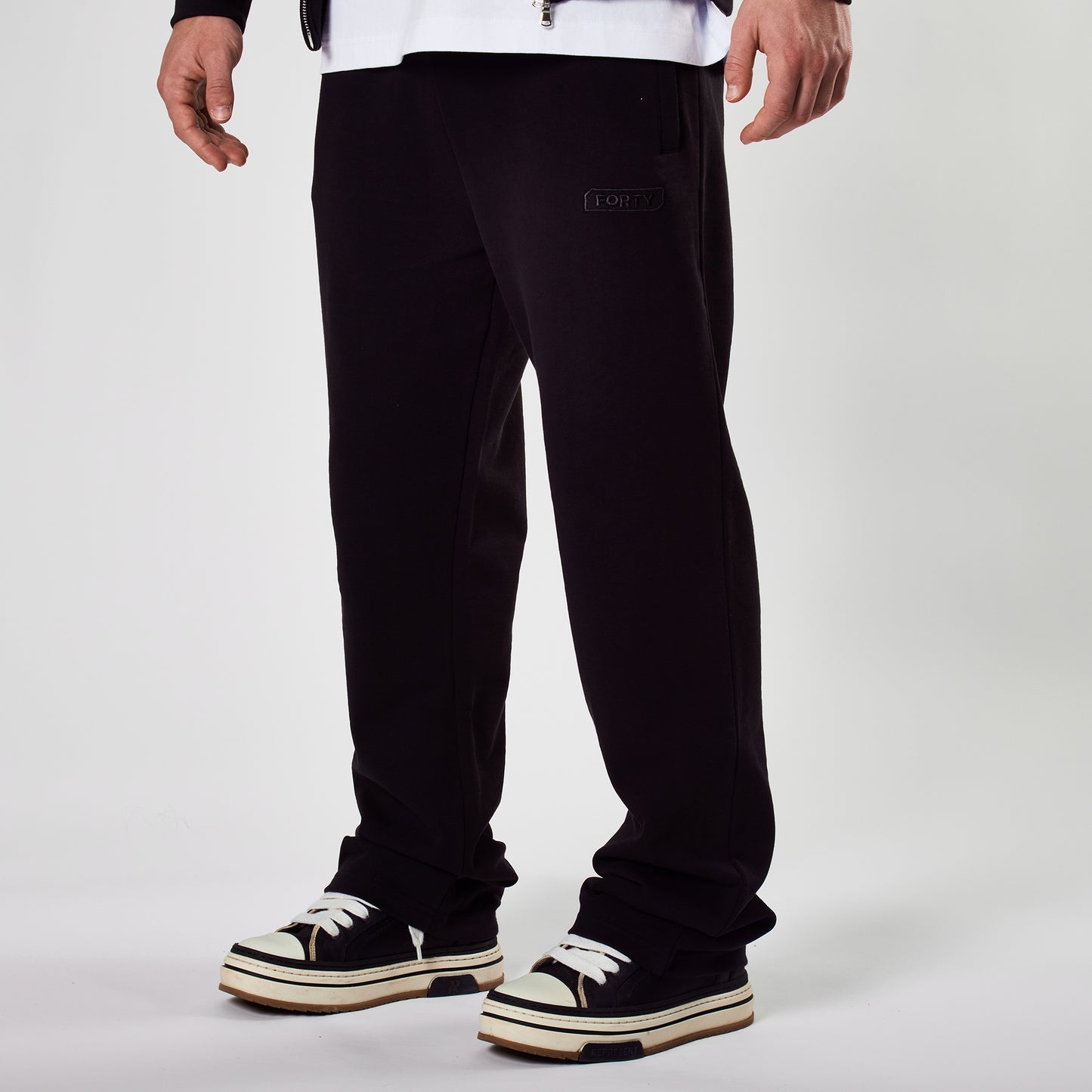 Lifestyle Murgatroyd Open Hem Jogger (Black)
