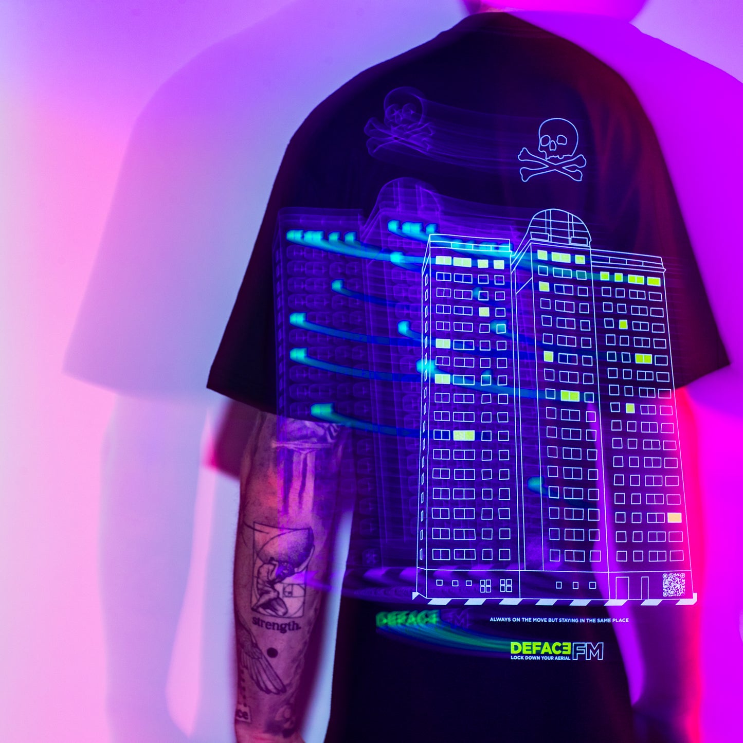 Deface FM Rise High Tee (Black)