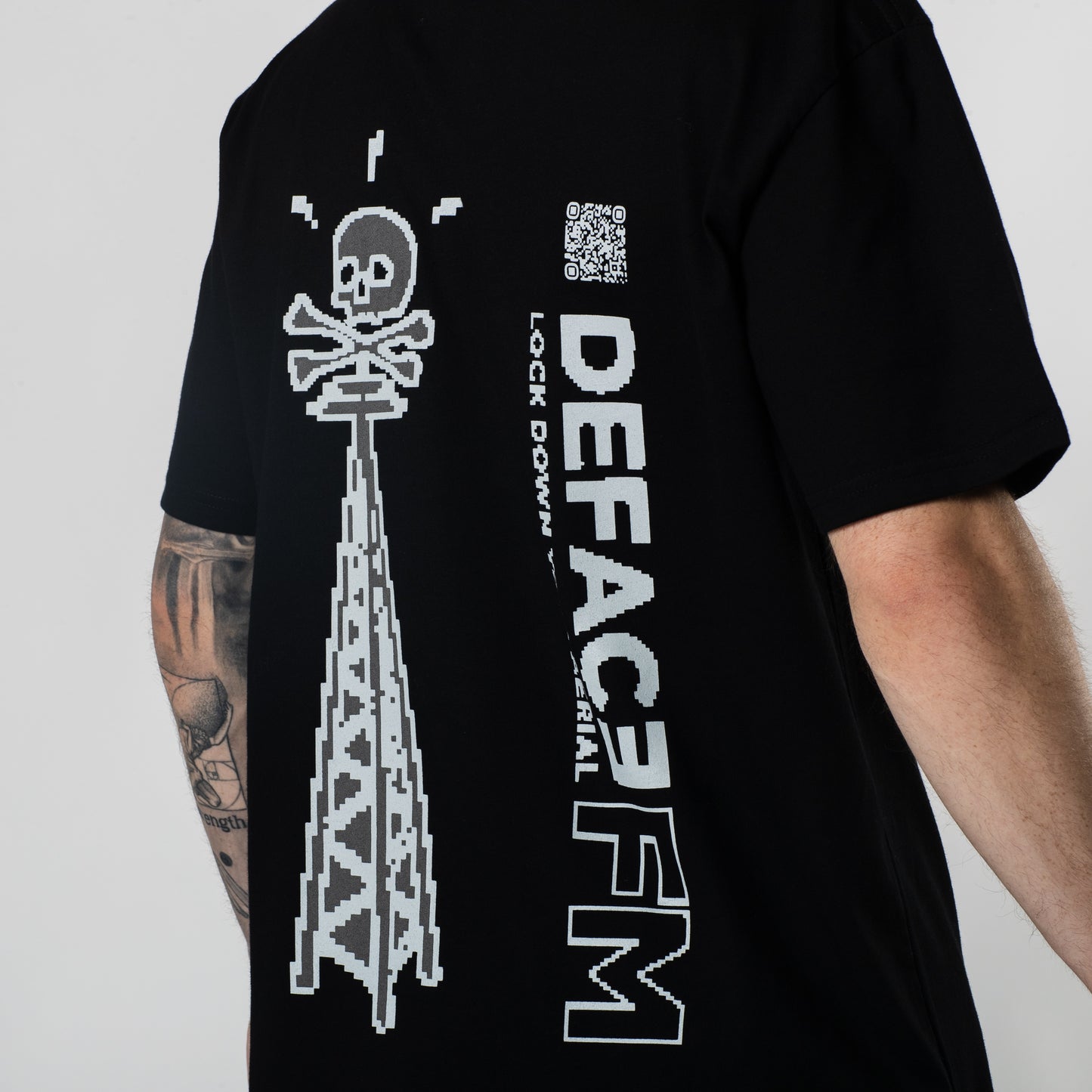 Deface FM Pile-on Tee (Black)